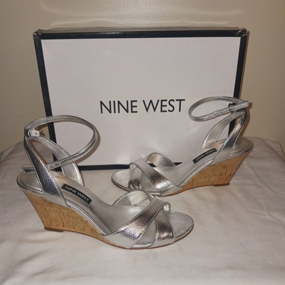Nine West Women's KAMI Silver Metallic Wedge Sandals Cork Heel‎ Ankle Strap 6.5